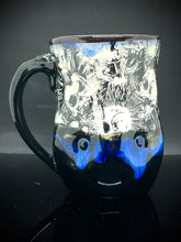 Load image into Gallery viewer, Blue Line Skull Mug 19oz
